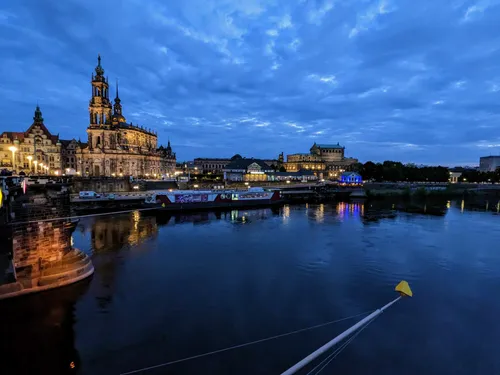 Blaue Stunde in der Dresdner Innenstadt