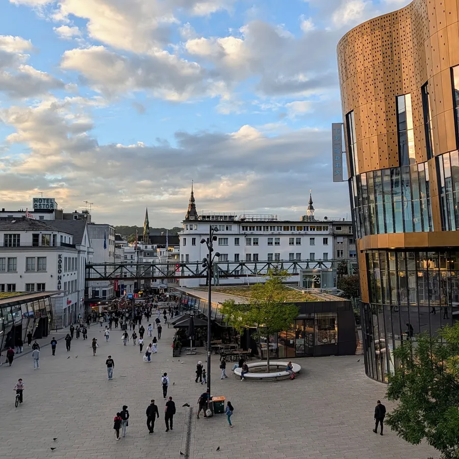 Blick vom Wuppertaler Hauptbahnhof, Alte Freiheit