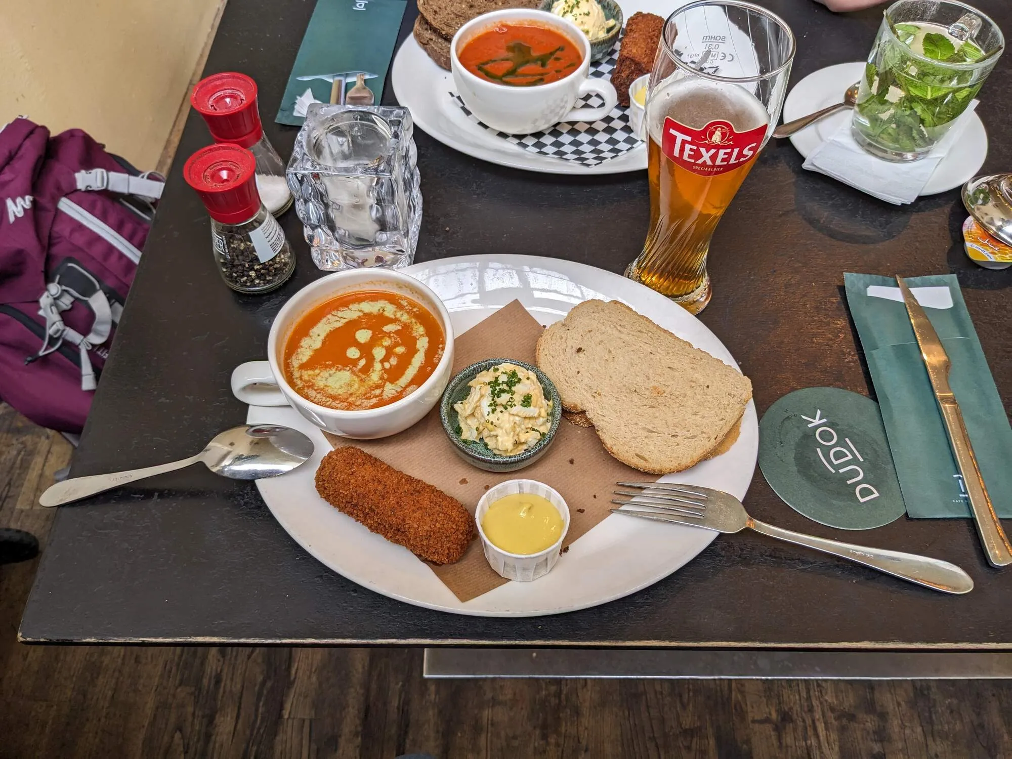 Mittagessen im Dudok