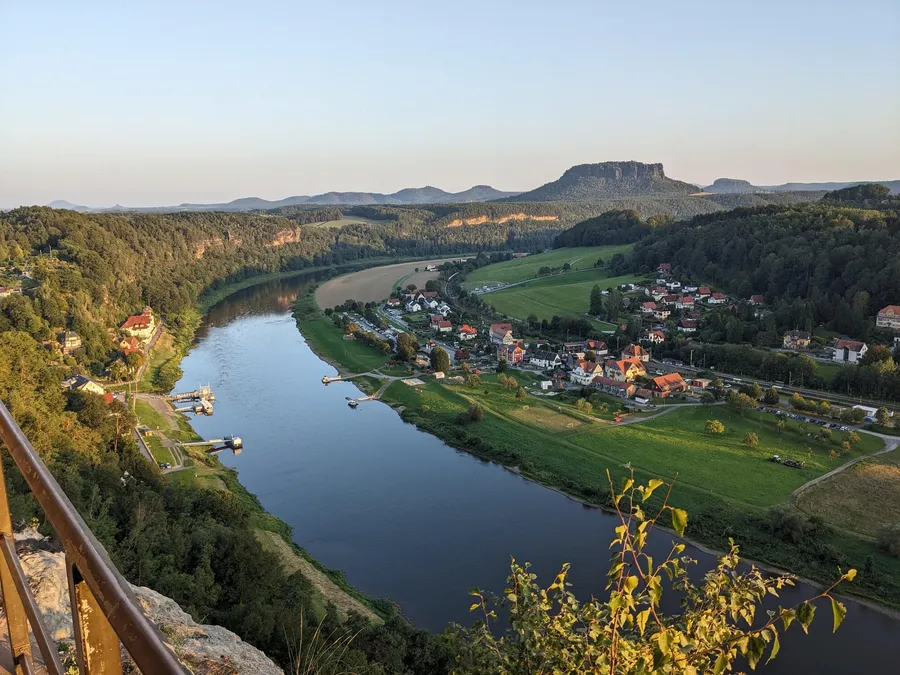 Postkarten-Aussicht über die vordere Sächsische Schweiz