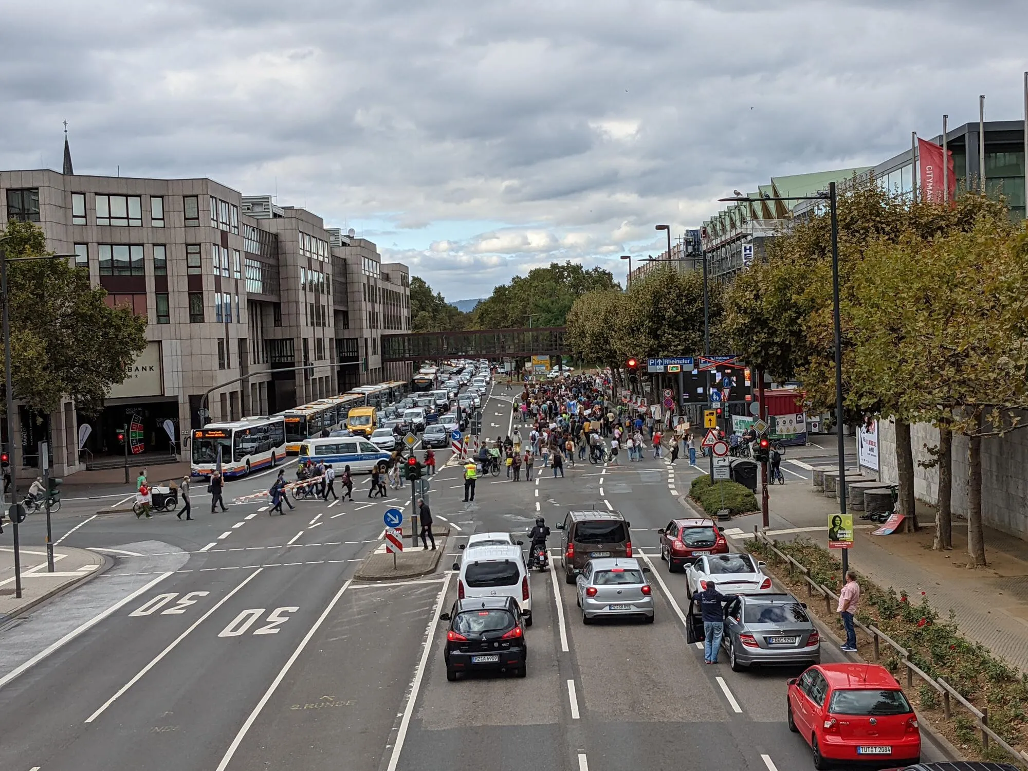 Fridays For Future demonstrieren in Mainz