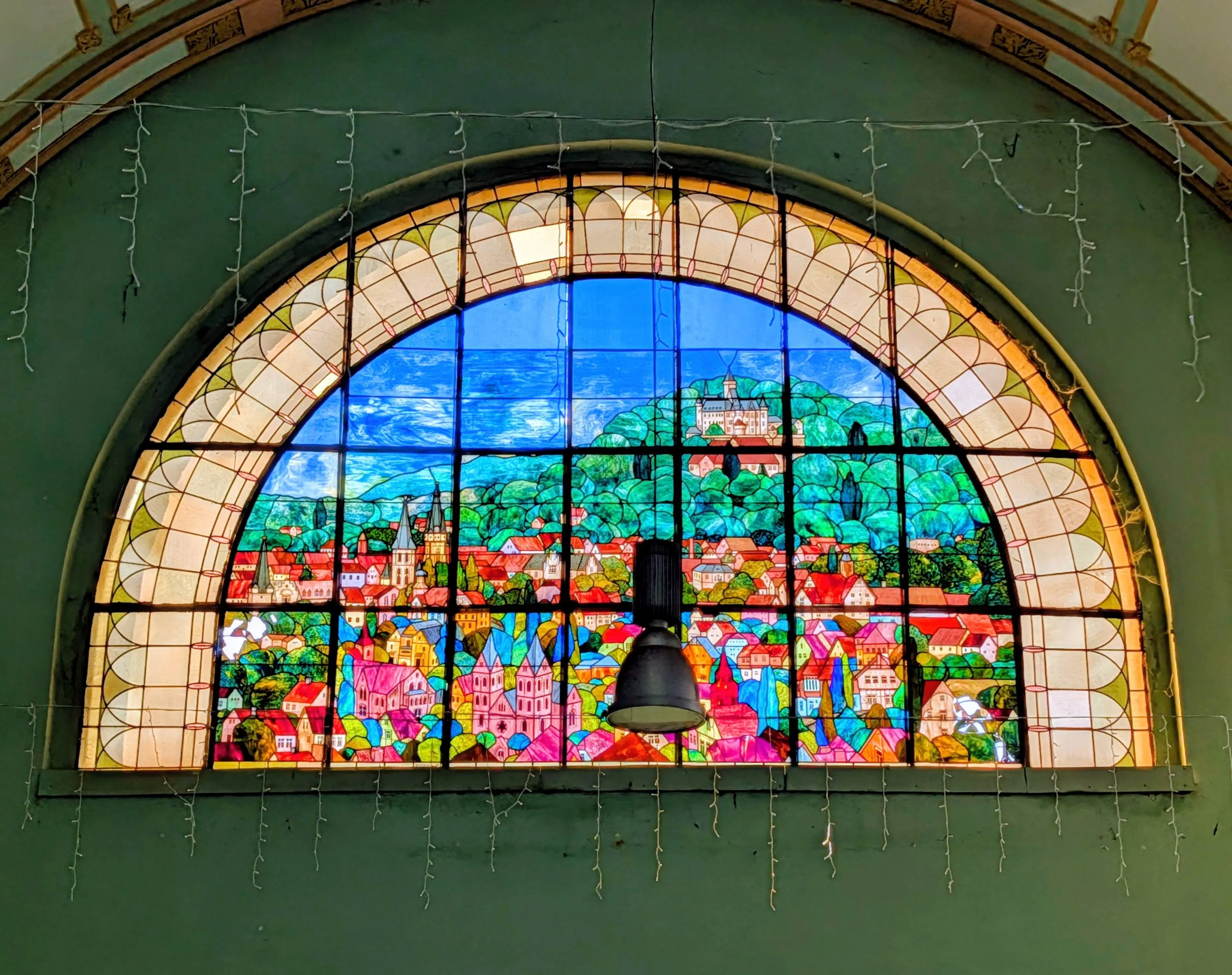 Glasfenster am Bahnhofsgebäude in Bad Harzburg