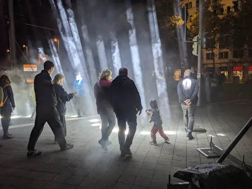 Lichtinstallation vor dem Neuen Rathaus