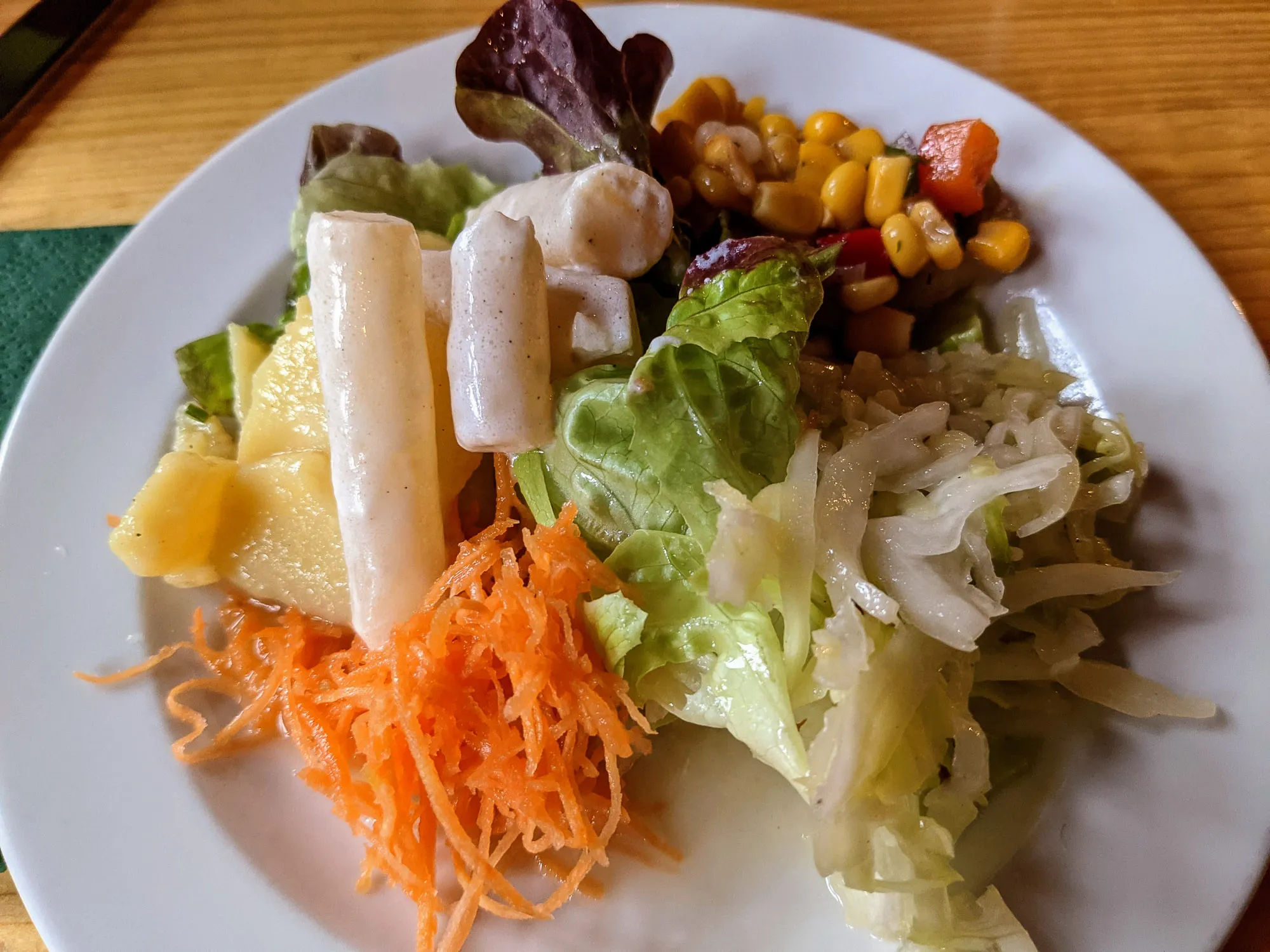Salatbüffet in der Berliner Hütte