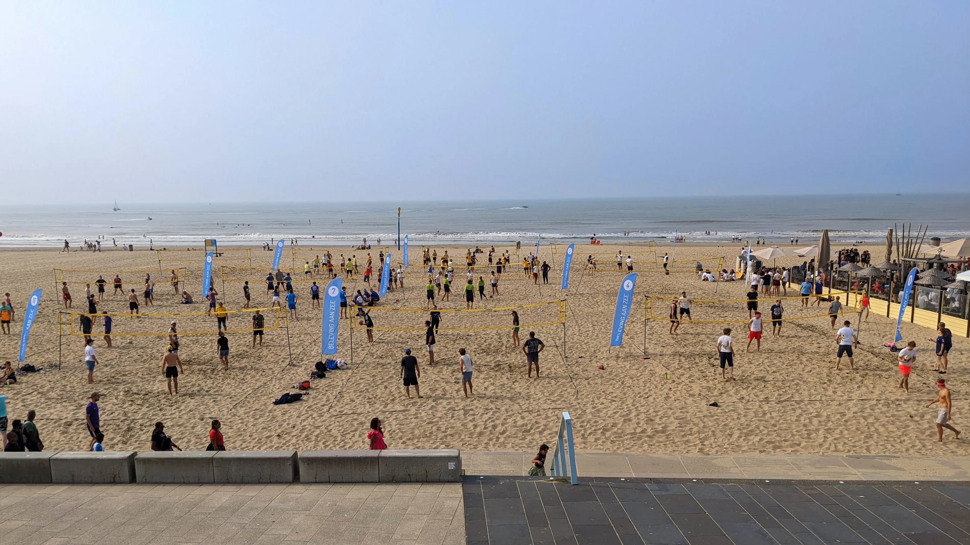 Beach-Volleyball am Scheveninger Strand