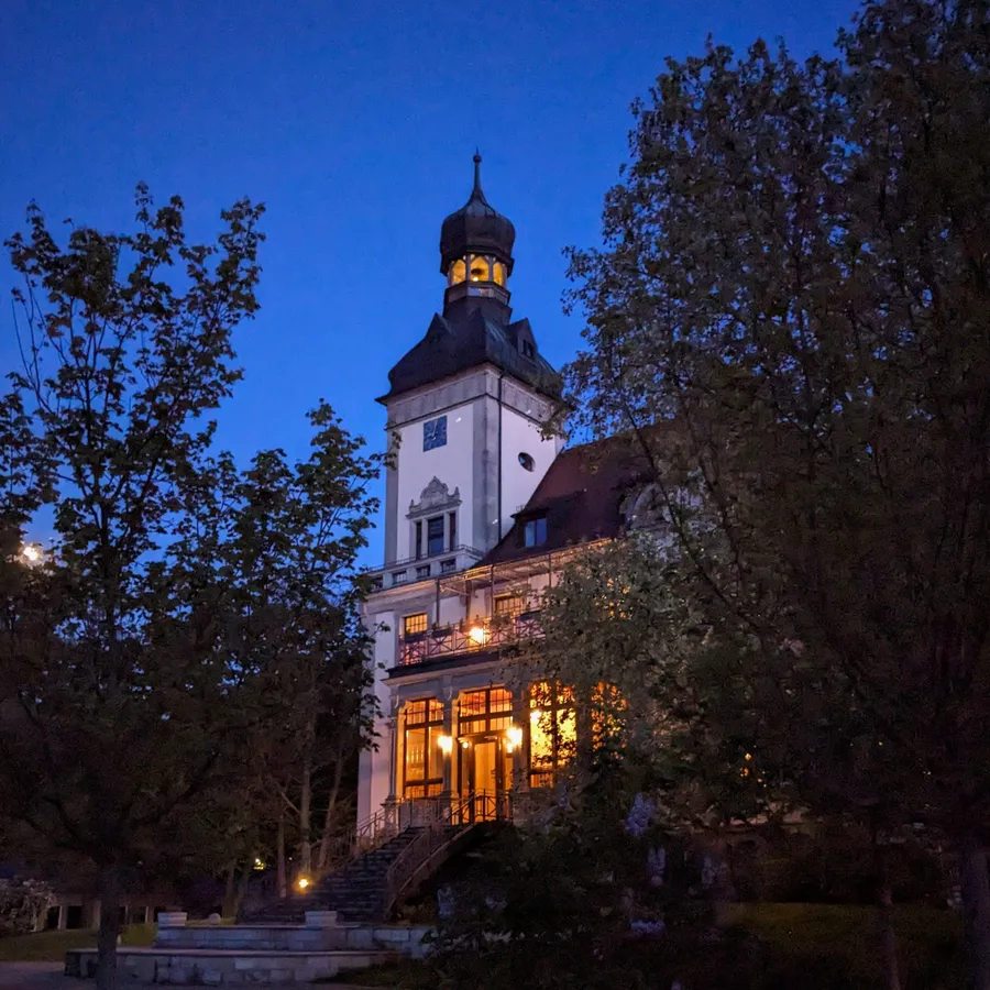 Mädler-Villa vom Garten aus