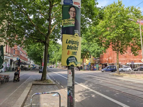 Plakate an der Karl-Heine-Straße